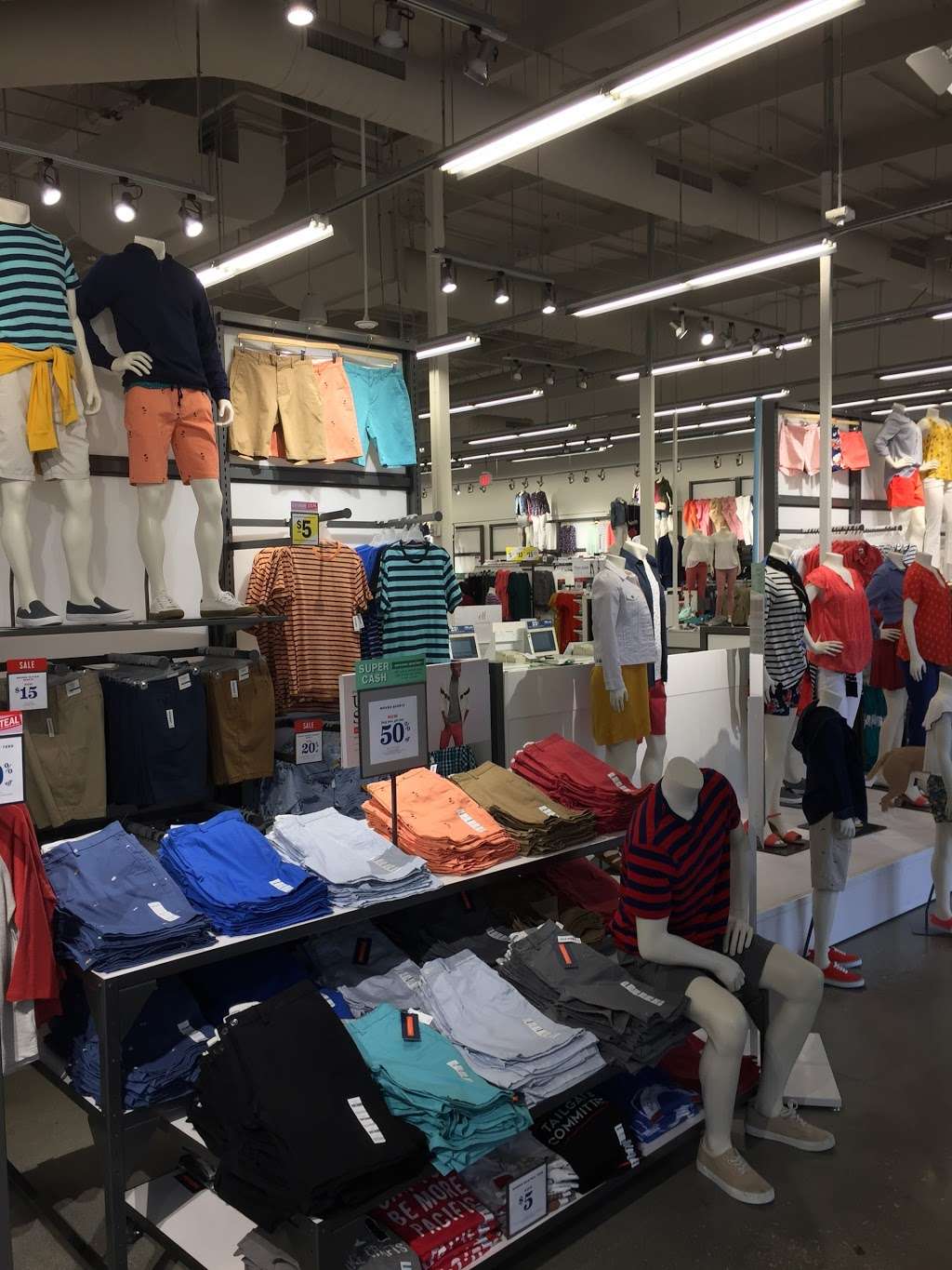 Old Navy | 15610 Whittwood Ln, Whittier, CA 90603, USA | Phone: (562) 943-0006