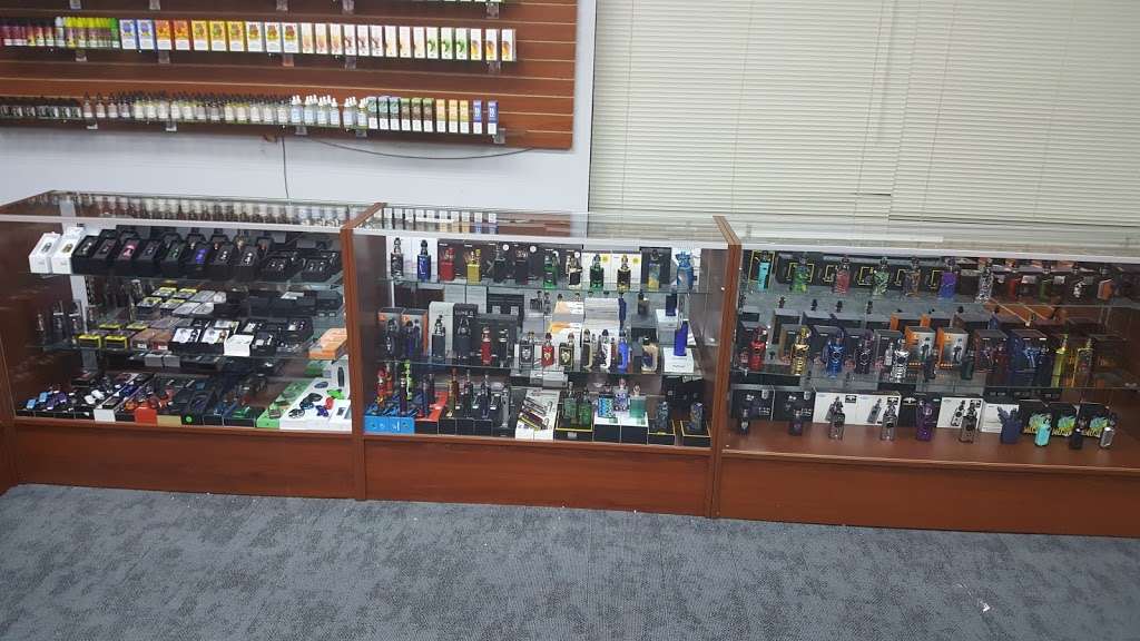 102 CBD VAPE SMOKE | 2433 E Layton Ave, Cudahy, WI 53110, USA | Phone: (414) 914-9255