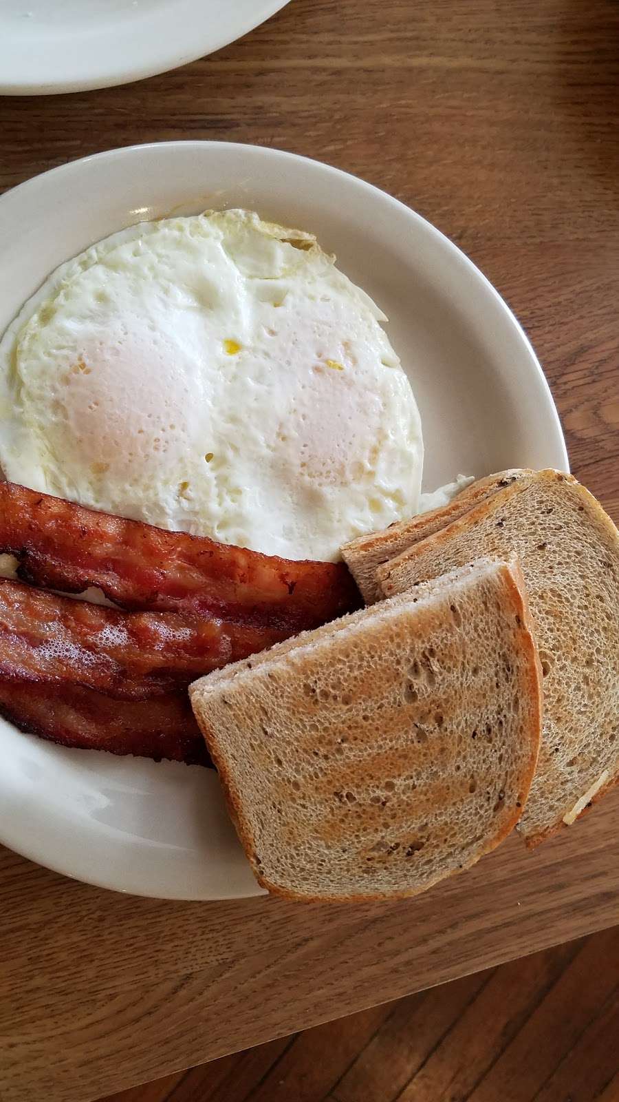 Viola Cafe | 102 N Elm St, Three Oaks, MI 49128, USA | Phone: (269) 756-9420