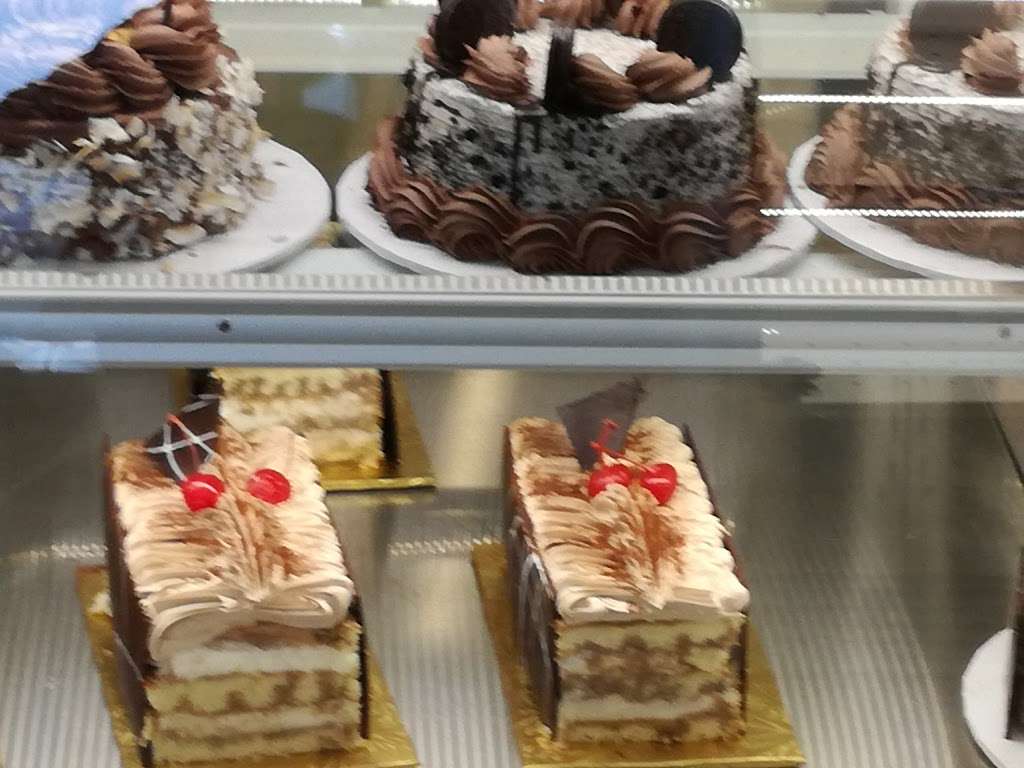 Gerardos European Bakery | 232 Turnpike Rd, Westborough, MA 01581 | Phone: (508) 366-1845