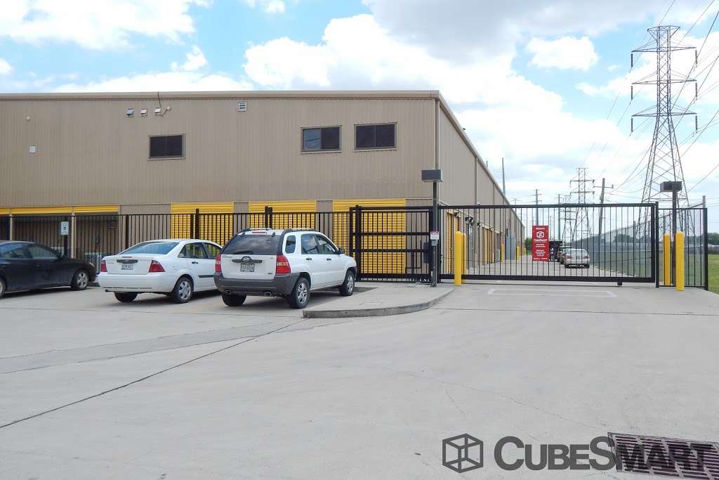 CubeSmart Self Storage | 11325 Westpark Dr, Houston, TX 77082, USA | Phone: (713) 532-4690