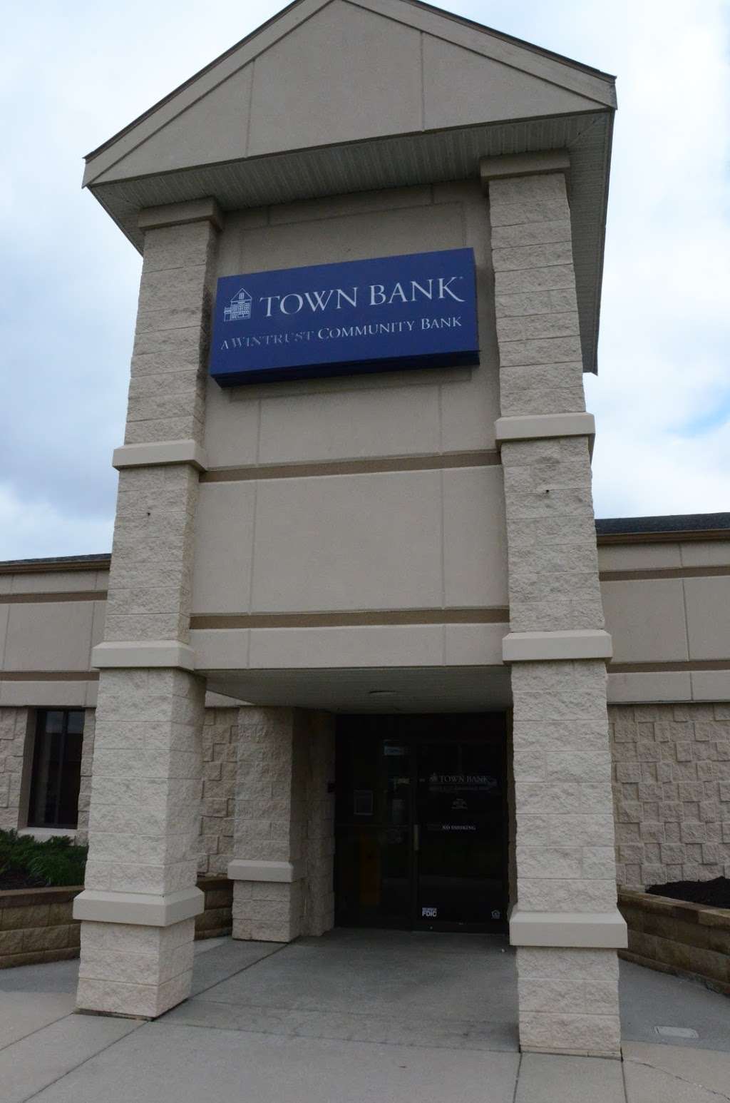 Town Bank | 7998 S Loomis Rd, Wind Lake, WI 53185, USA | Phone: (262) 895-7566