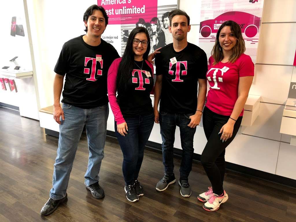 T-Mobile | 10736 NW 74th St, Doral, FL 33178, USA | Phone: (305) 418-1906