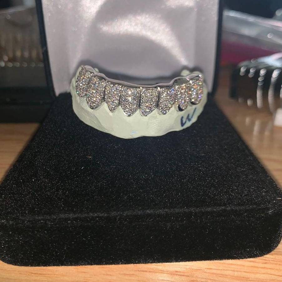 Gold Kutz Grillz By Moodurt | 2509 W Sylvania Ave #24, Toledo, OH 43613, USA | Phone: (419) 490-8741