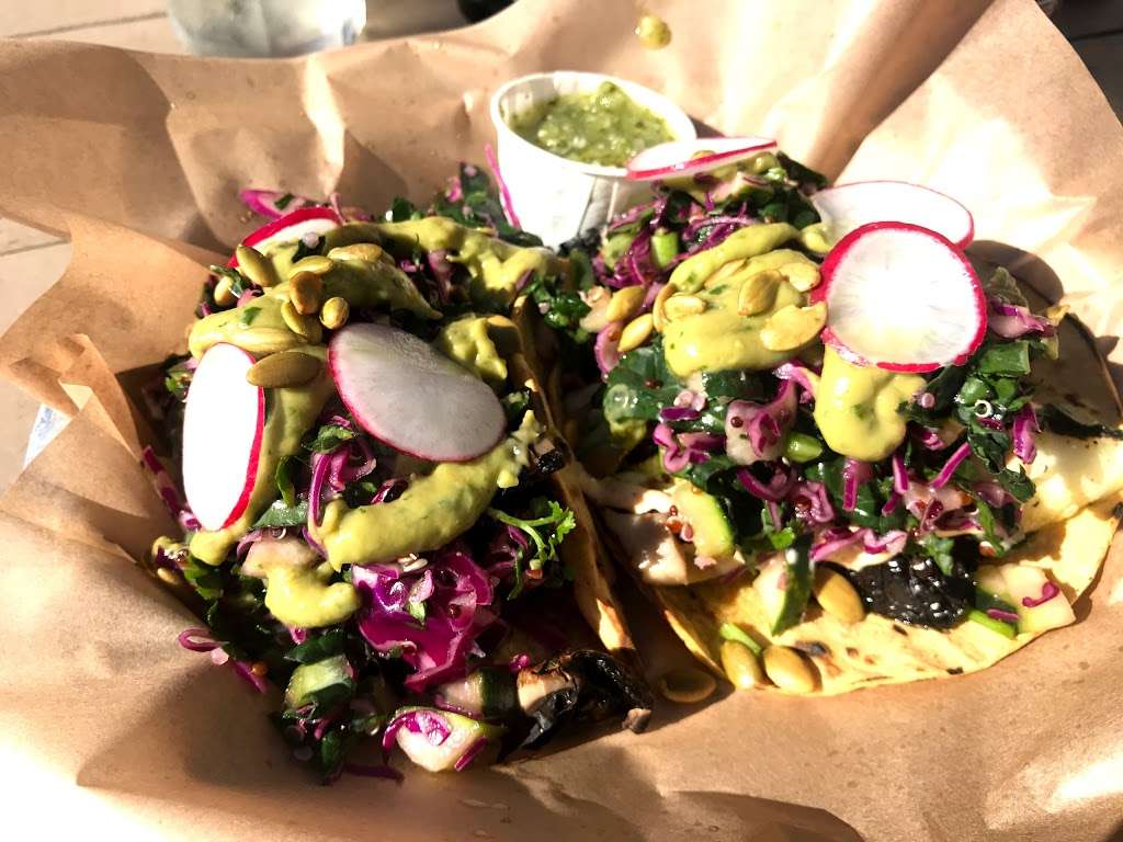 Beach House Fish | 668 E Harbor Blvd, Ventura, CA 93001, USA | Phone: (805) 643-4783