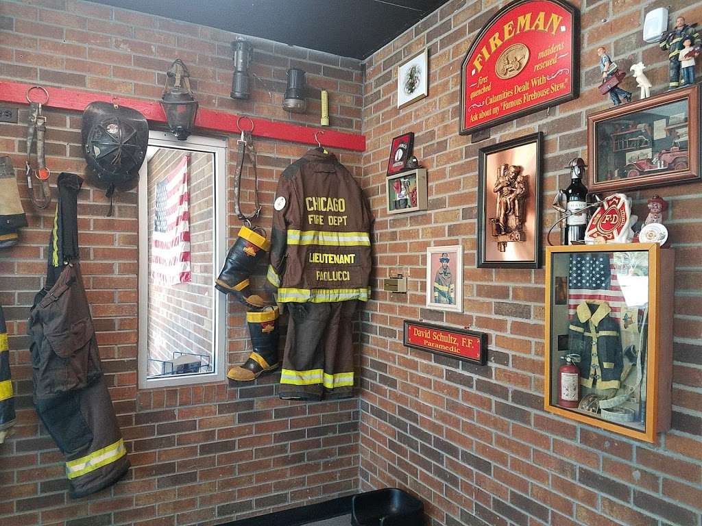 Firehouse dogs | 1820 W Irving Park Rd, Schaumburg, IL 60193, USA | Phone: (847) 565-4110