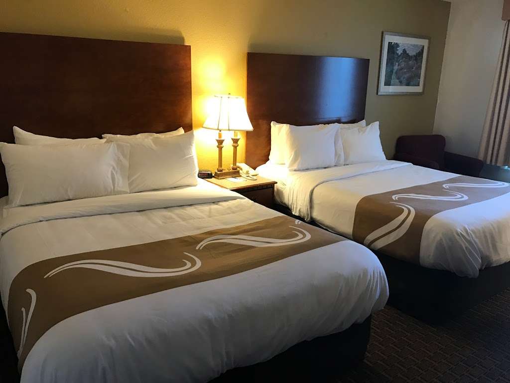 Quality Inn | 20150 W Bluemound Rd, Brookfield, WI 53045, USA | Phone: (262) 785-0500