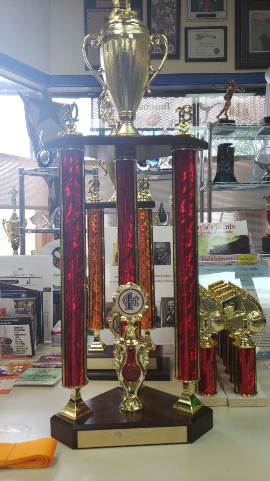 CMS Trophies & Plaques | 613 E 75th St, Chicago, IL 60619, USA | Phone: (773) 873-9888