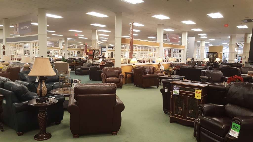 Raymour & Flanigan Furniture and Mattress Store | 1122 N 9th St, Stroudsburg, PA 18360 | Phone: (570) 421-2118