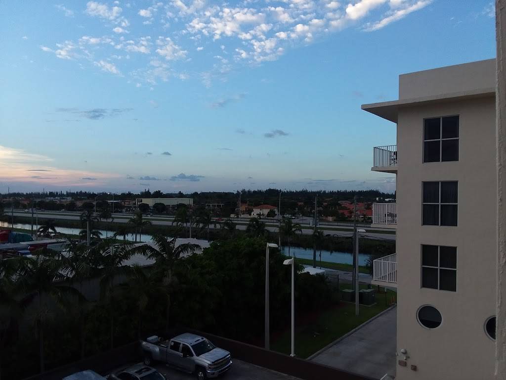 South River Suites | 12484 NW South River Dr, Medley, FL 33178, USA | Phone: (305) 455-3535