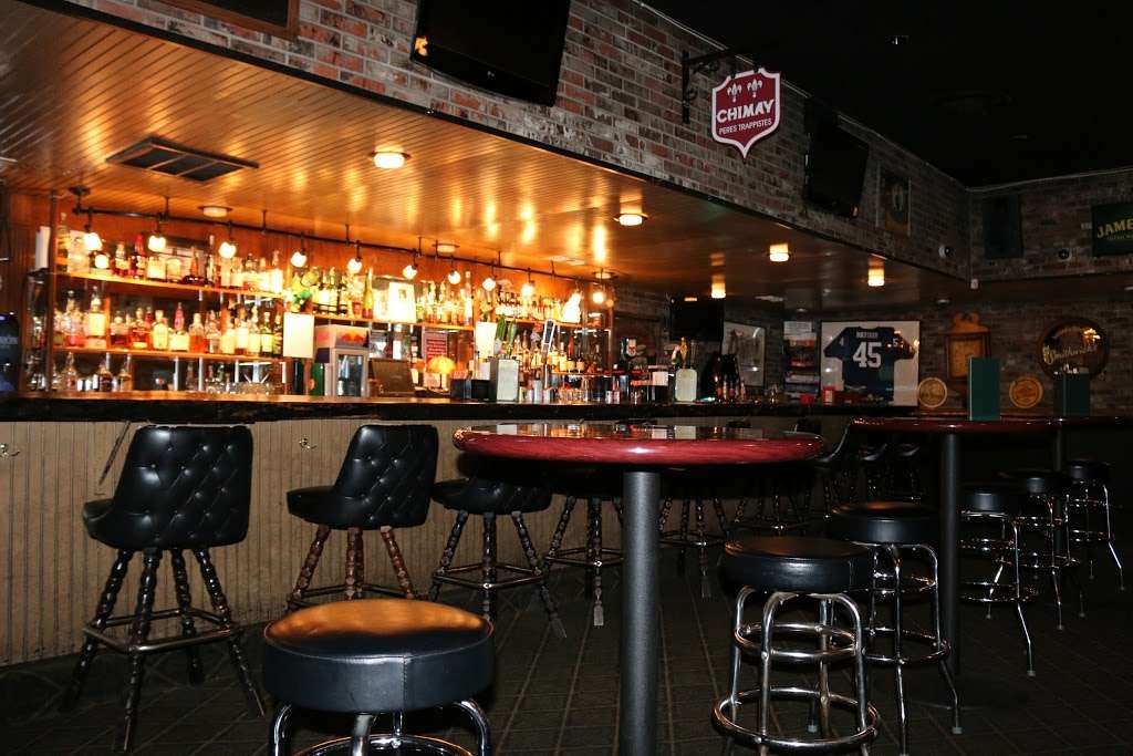 The Snug | 4108 W Magnolia Blvd, Burbank, CA 91505, USA | Phone: (818) 557-0018