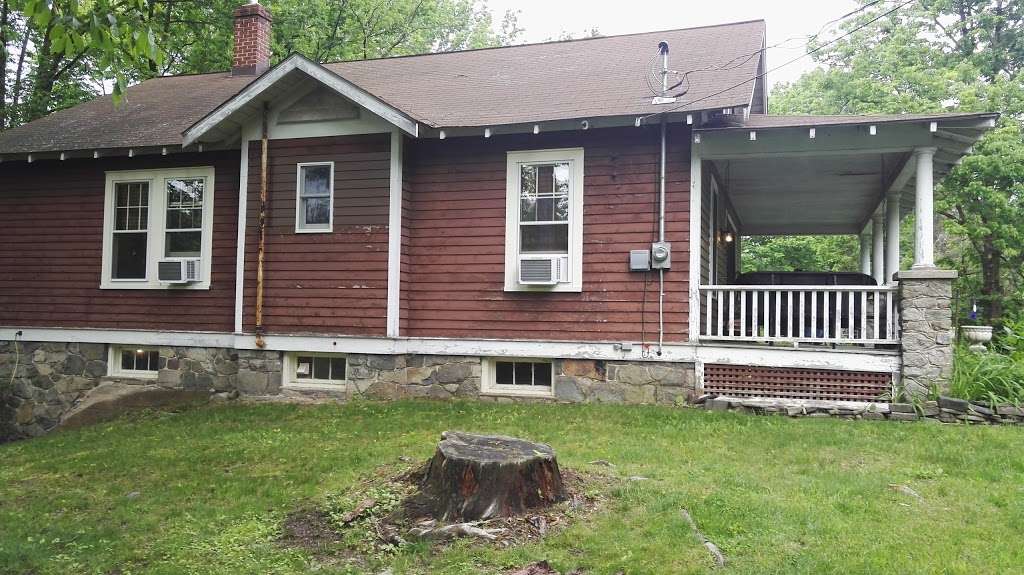 The 1924 Bungalow | 537 PA-507, Paupack, PA 18451, USA