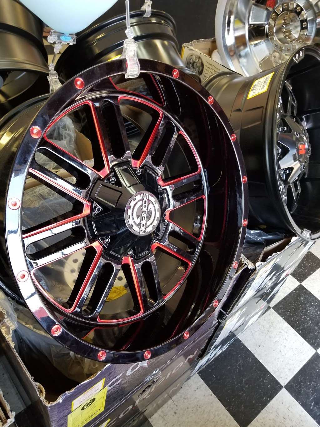 Rent-A-Tire Custom Wheels & Tires in Phoenix, AZ | 1616 N 43rd Ave, Phoenix, AZ 85009, USA | Phone: (602) 442-5288