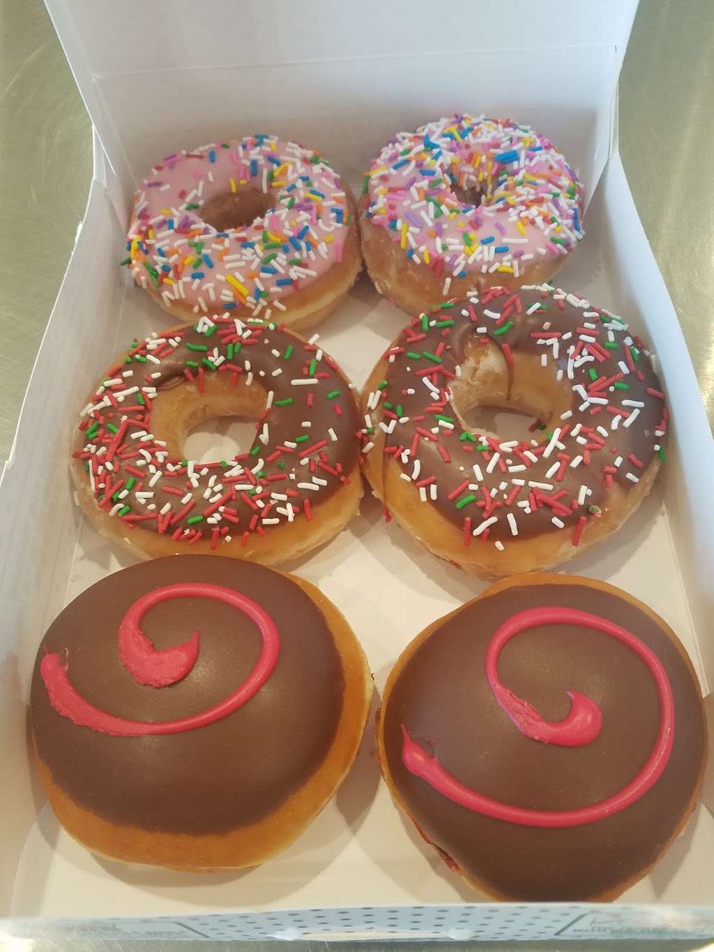 Krispy Kreme Doughnuts | 1331 W Craig Rd, North Las Vegas, NV 89030, USA | Phone: (702) 657-9575