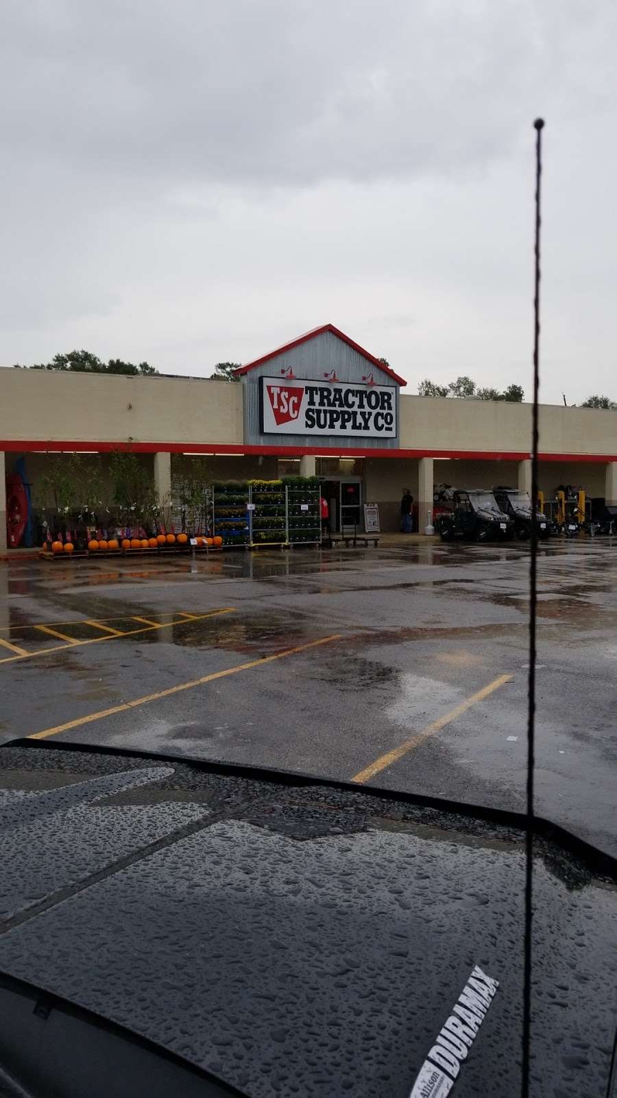 Tractor Supply Co. | 1725 E Houston St, Cleveland, TX 77327, USA | Phone: (281) 592-0246