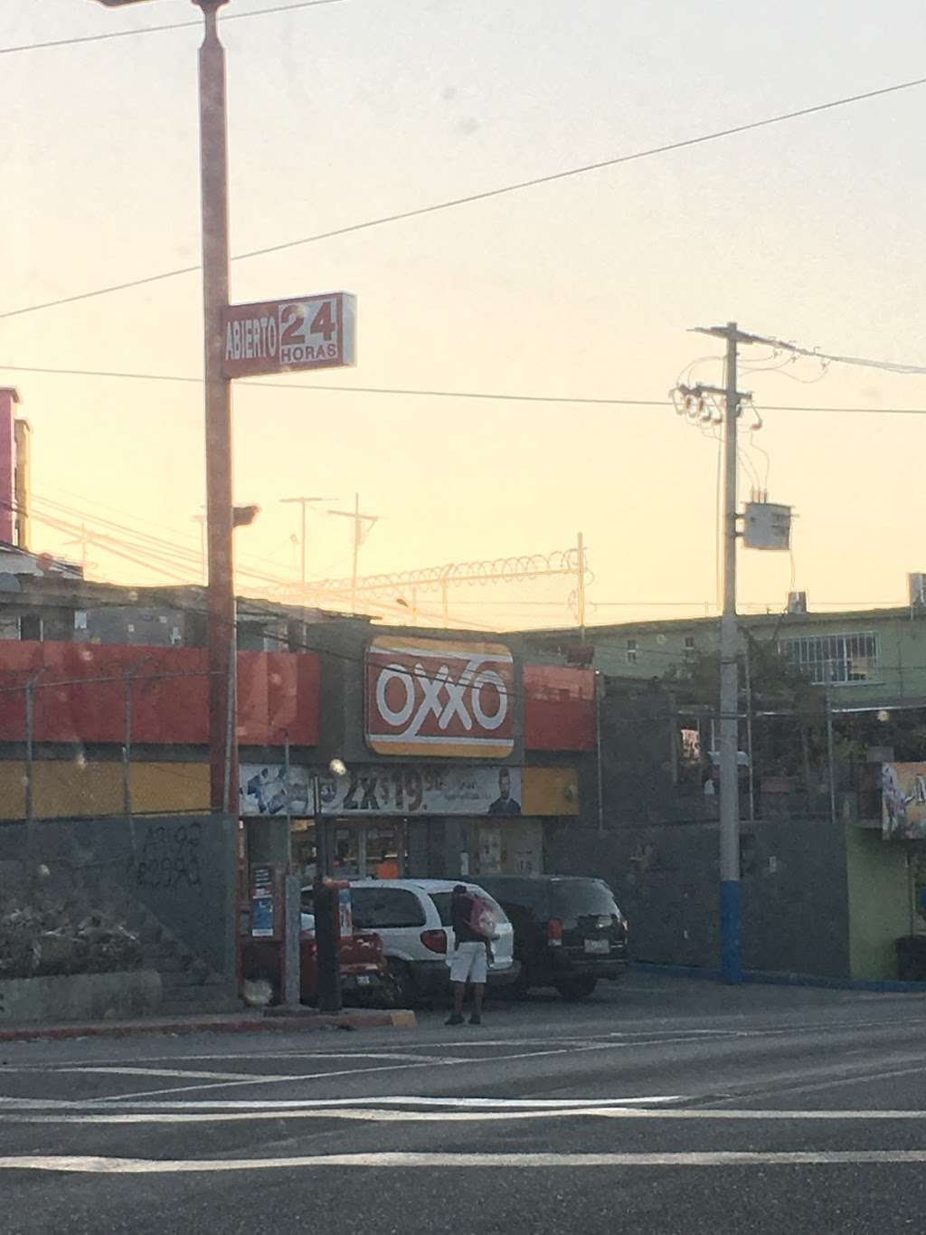 Oxxo Porvenir | Av. Transpeninsular 4A, Infonavitlomas del Porvenir, Tijuana, B.C., Mexico