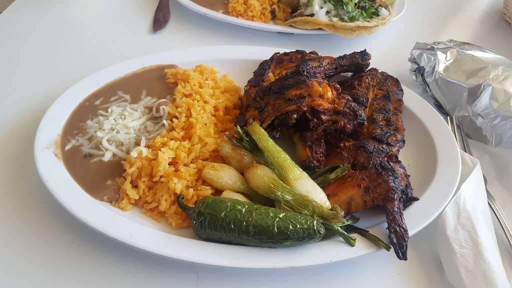 Taqueria La Estrella | 1256 Racine St, Delavan, WI 53115, USA | Phone: (262) 725-7100