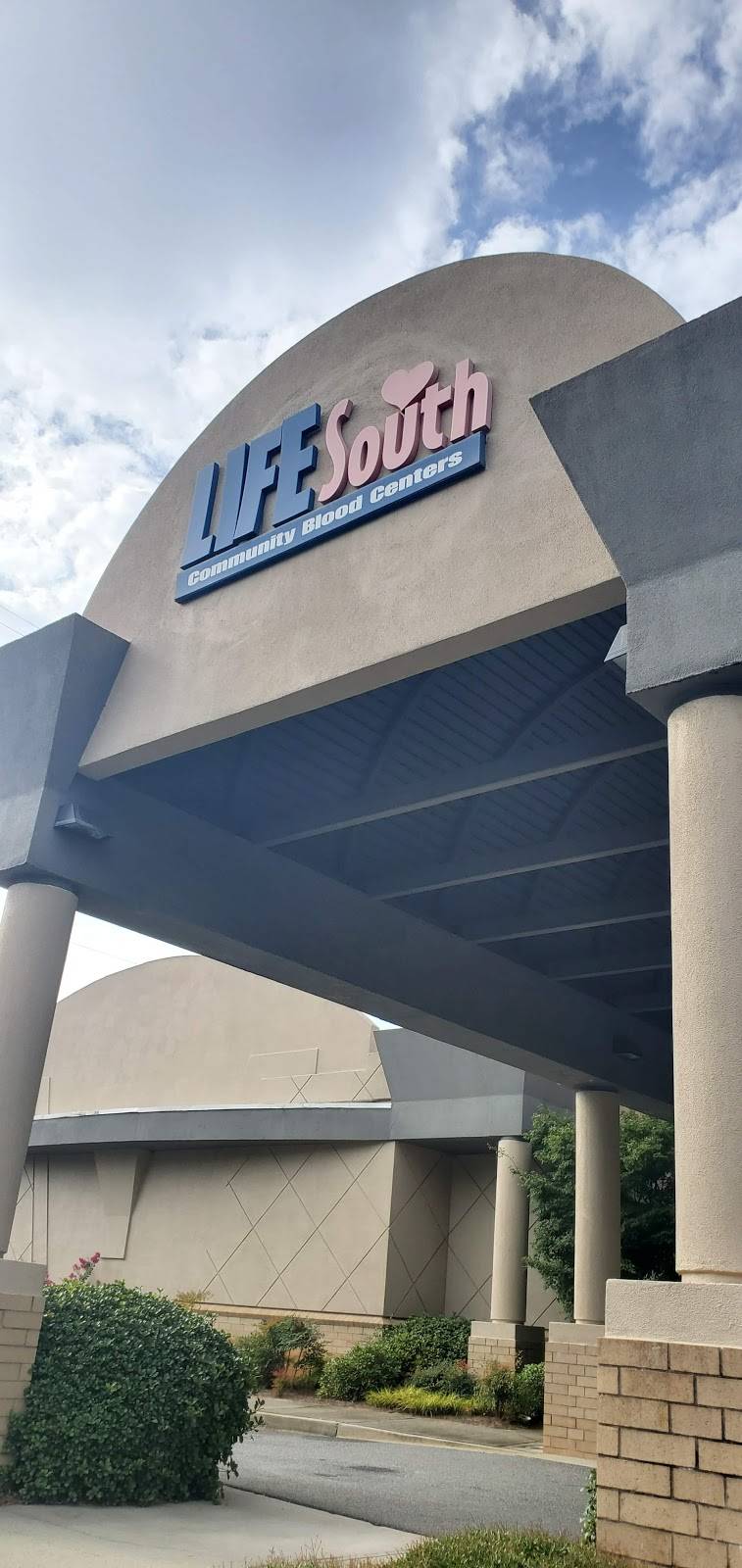 LifeSouth Community Blood Center | 4891 Ashford Dunwoody Rd NE, Atlanta, GA 30338, USA | Phone: (404) 329-1994