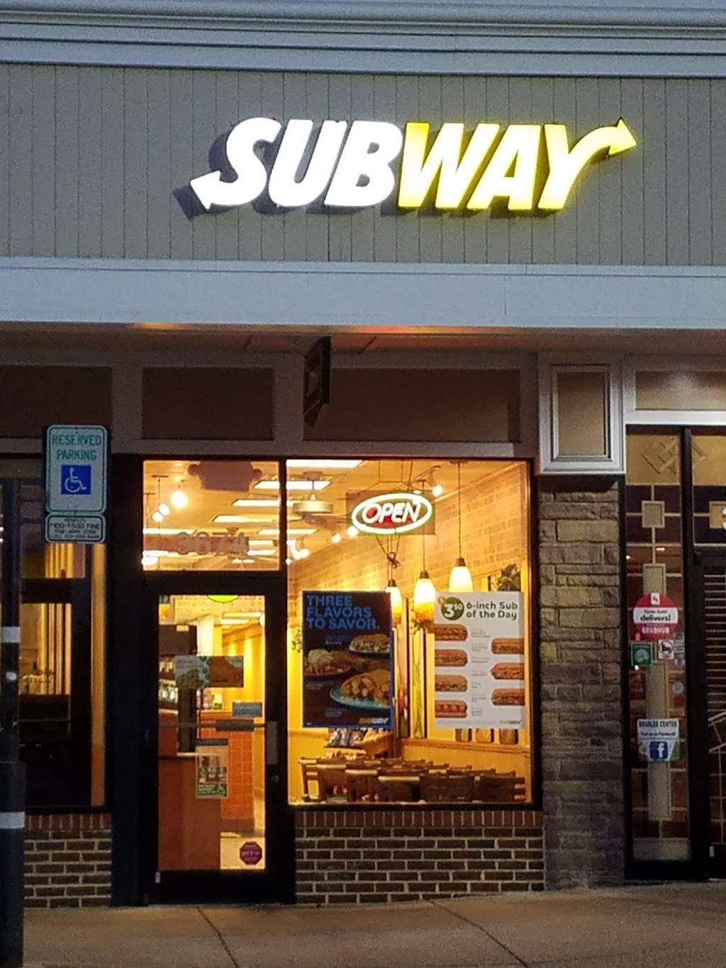 Subway | 3674 King St, Alexandria, VA 22302, USA | Phone: (703) 931-3700