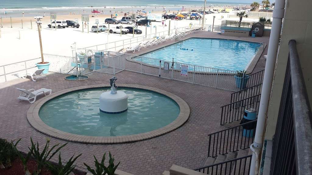 Daytona Inn Beach Resort | 219 S Atlantic Ave, Daytona Beach, FL 32118, USA | Phone: (407) 850-8288