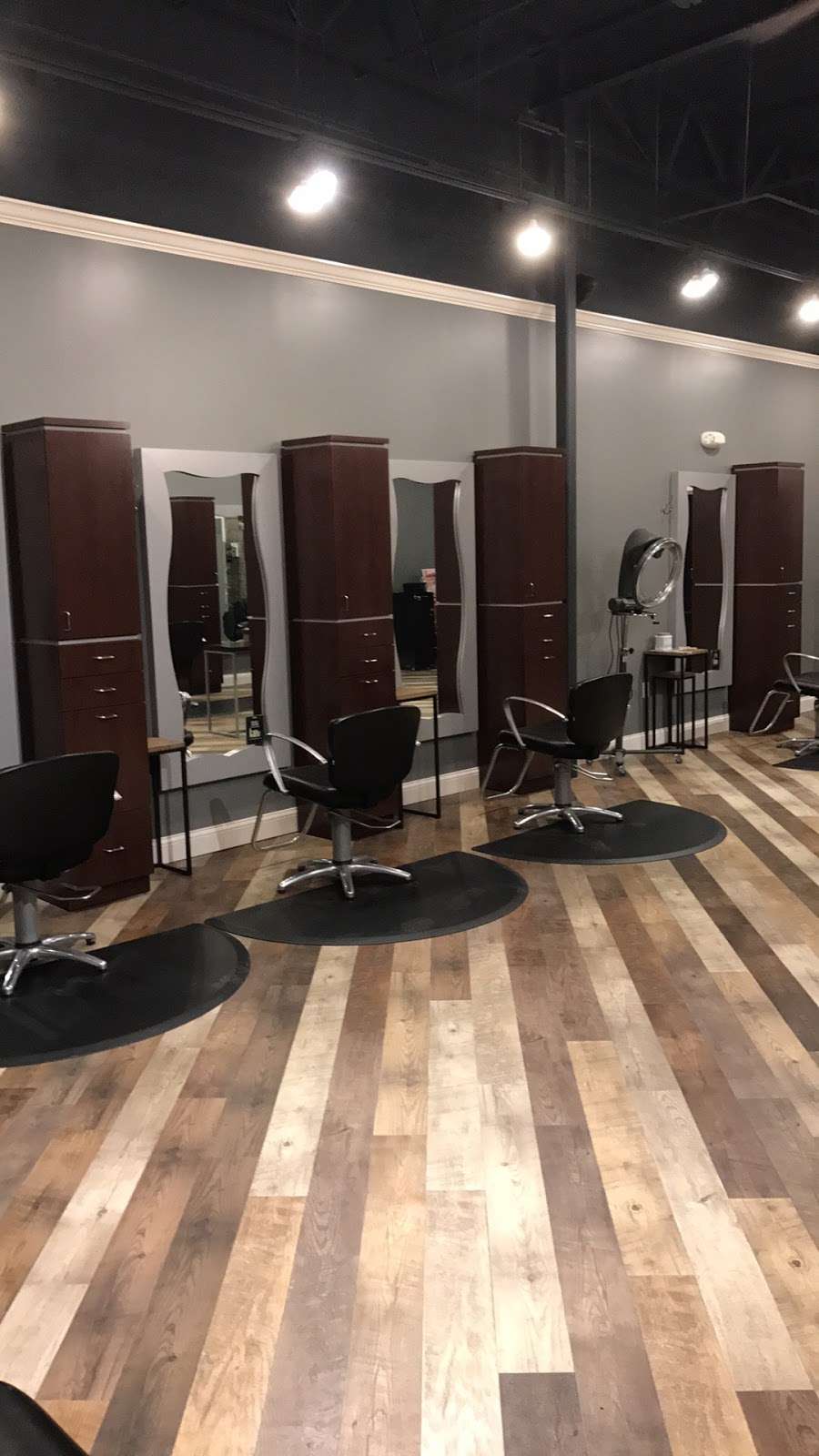 Salon DPaul | 4916 NE 81st St, Kansas City, MO 64119 | Phone: (816) 216-6189