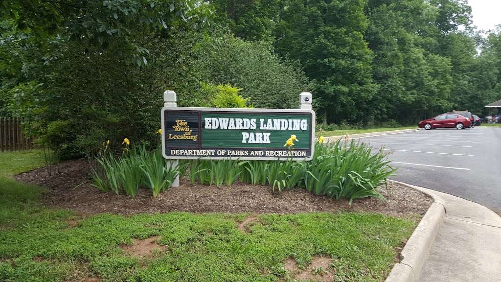Edwards Landing Park | 901 Powhatan Ct NE, Leesburg, VA 20176, USA | Phone: (703) 777-1368