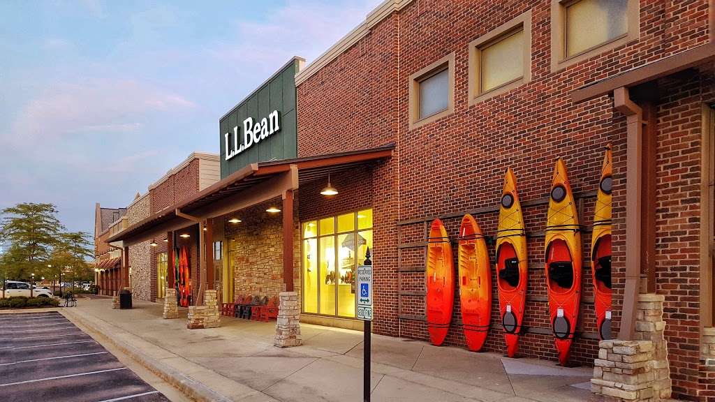 L.L. Bean | 100 W Higgins Rd, South Barrington, IL 60010, USA | Phone: (888) 552-5548