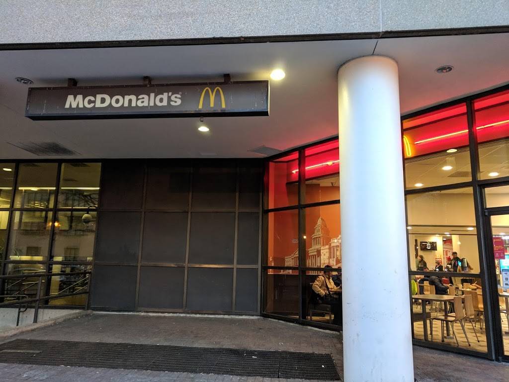 McDonalds | 400 C St SW, Washington, DC 20024, USA | Phone: (202) 484-0803