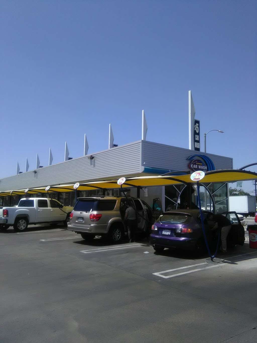 South Gate Express Car Wash | 3900 Firestone Blvd, South Gate, CA 90280, USA | Phone: (818) 288-5163