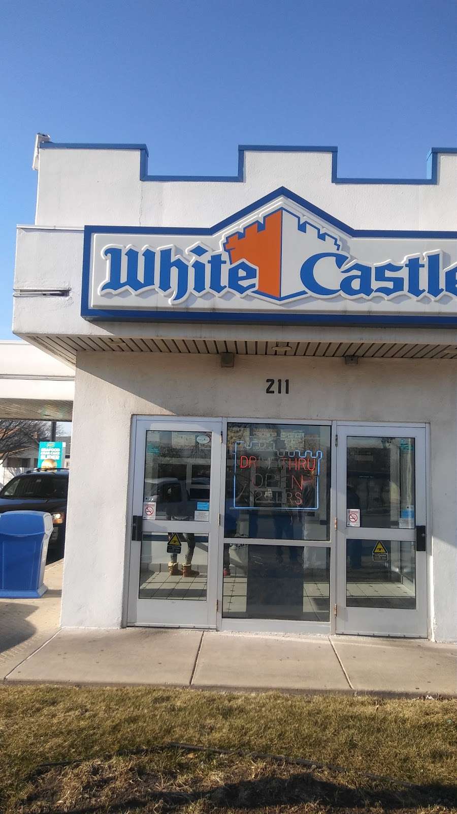 White Castle | 211 Roosevelt Rd, Maywood, IL 60153, USA | Phone: (708) 345-2621