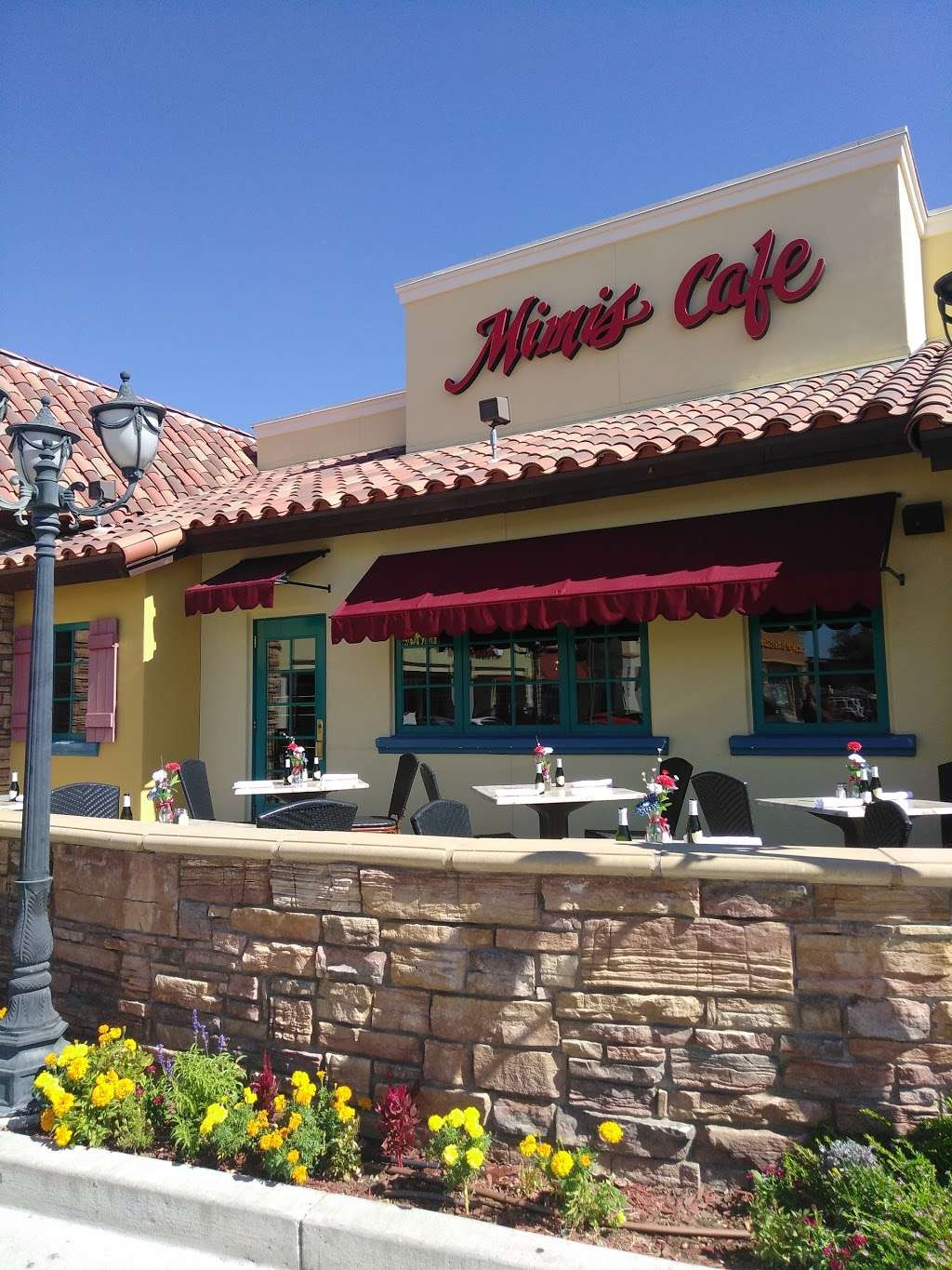 Mimis Cafe | 16933 Sierra Lakes Pkwy, Fontana, CA 92336, USA | Phone: (909) 823-0844