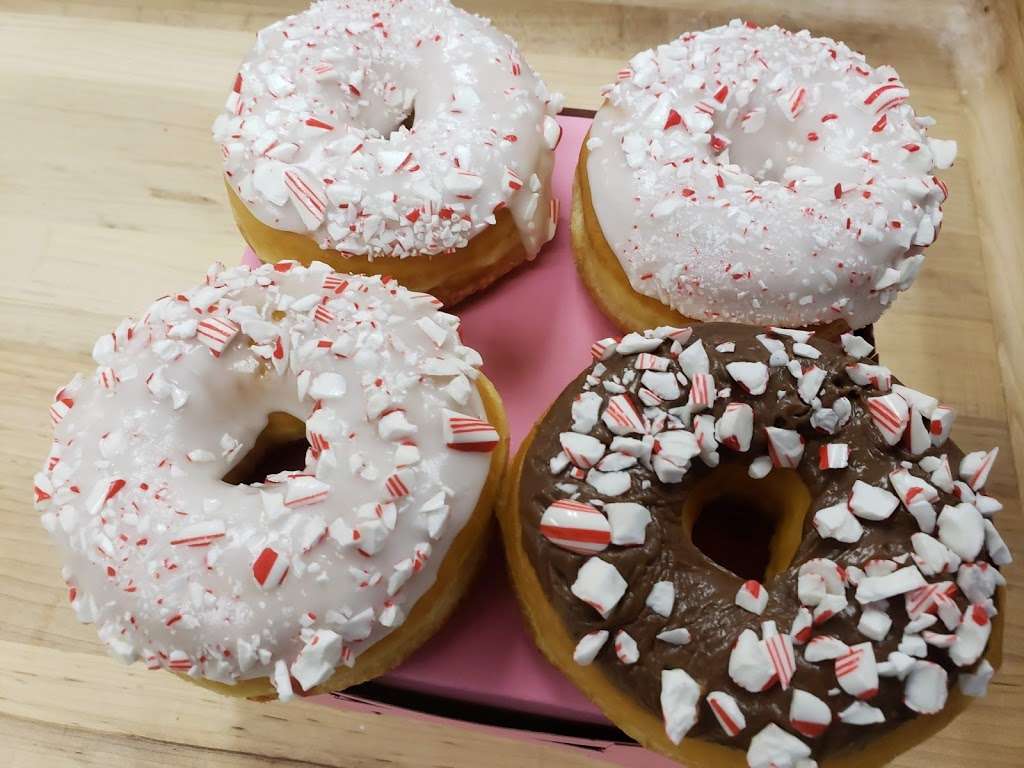 Country Donutz | 475 Jake Alexander Blvd W #105, Salisbury, NC 28147, USA | Phone: (980) 330-3420