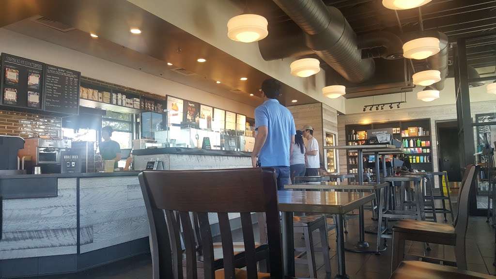 Starbucks | 201 W Roosevelt Rd, Lombard, IL 60148, USA | Phone: (630) 953-1801