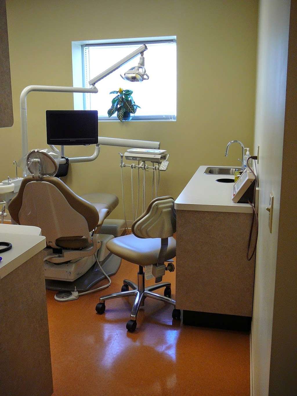 The Family Dentist | 1763 Columbia Ave, Lancaster, PA 17603 | Phone: (717) 394-7218