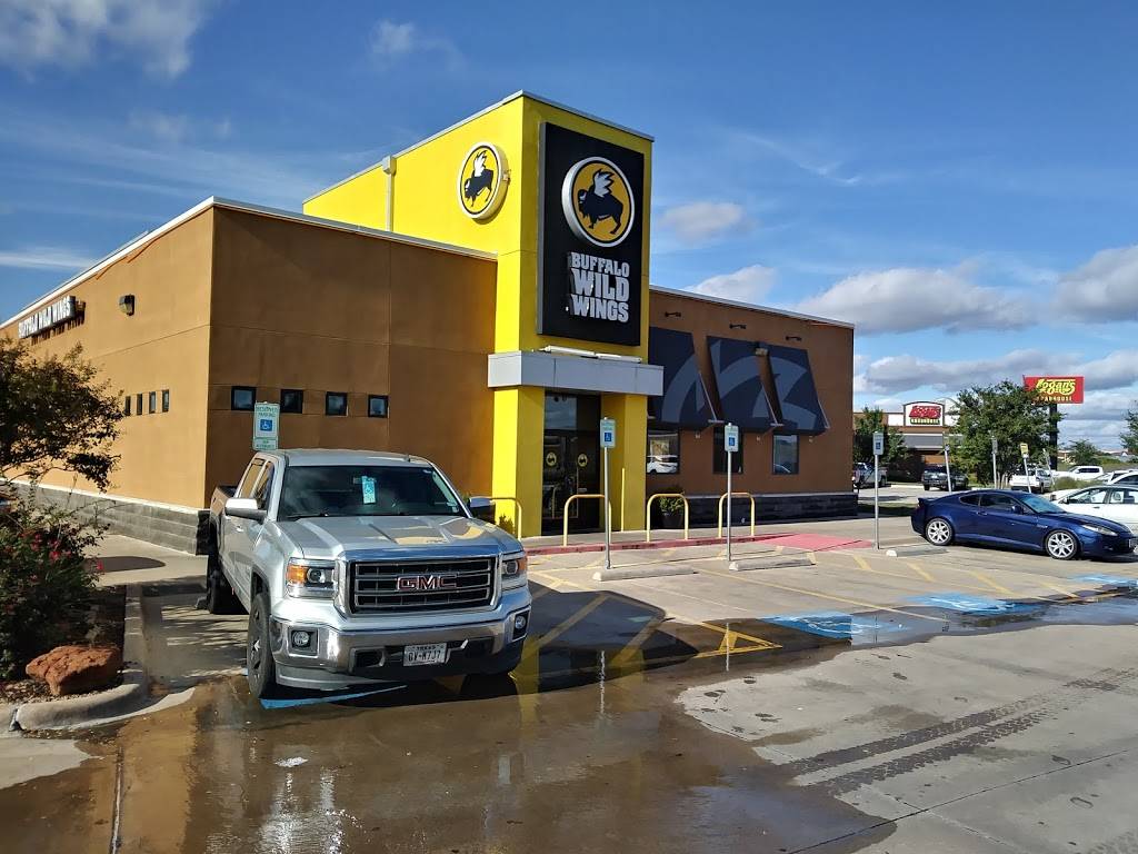 Buffalo Wild Wings | 5908 Quebec St, Fort Worth, TX 76135 | Phone: (817) 237-0098