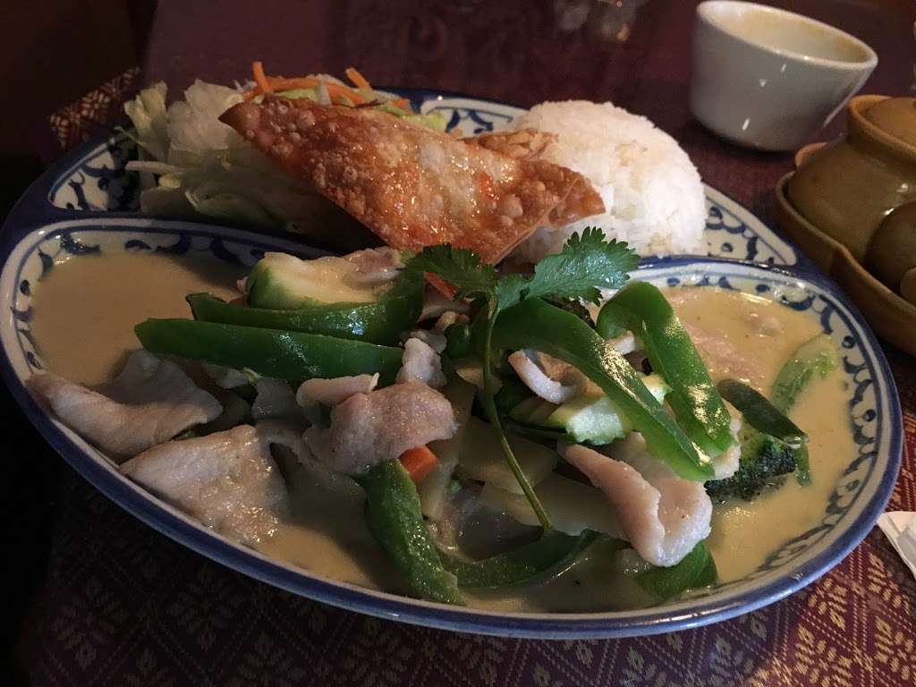 Chanida Thai Cuisine | 34664 County Line Rd, Yucaipa, CA 92399, USA | Phone: (909) 446-0588