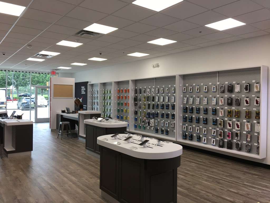 Verizon Authorized Retailer - Express Store | 3220 E Hebron Pkwy #114, Carrollton, TX 75010 | Phone: (469) 892-6128