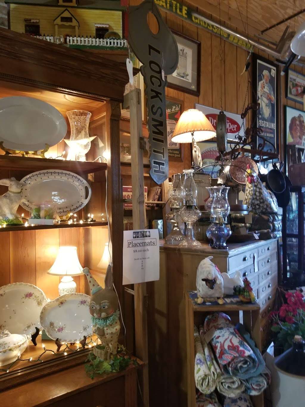 Biggar Antiques | 140 Haines Blvd E, Lake Alfred, FL 33850, USA | Phone: (770) 451-2541