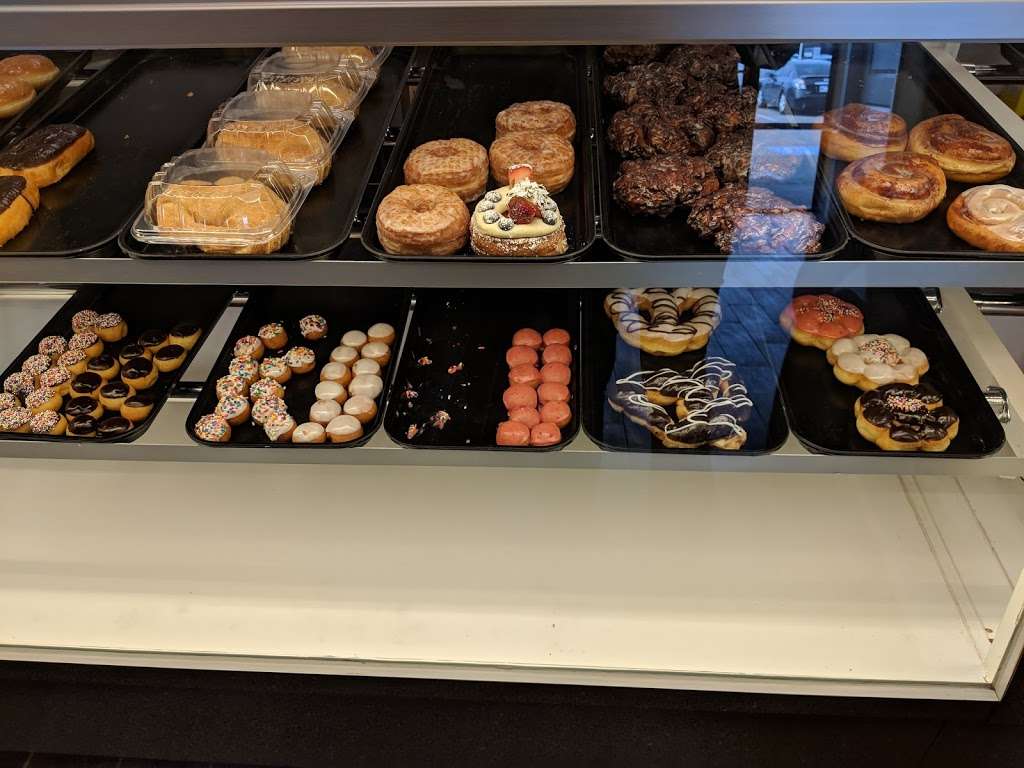 Donut Bar | 4004 W. Plano Pkwy #100 B, Plano, TX 75093, USA | Phone: (214) 501-4358