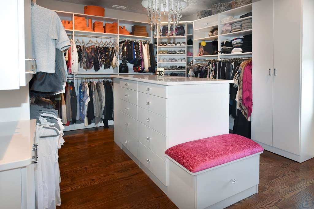 Closet Works Home Goods Store 2112 C2 N Clybourn Ave Chicago