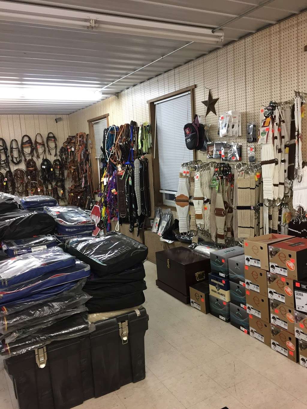 JR’s Harness & Saddle Company | 2368 Main St, Narvon, PA 17555, USA | Phone: (610) 286-4800