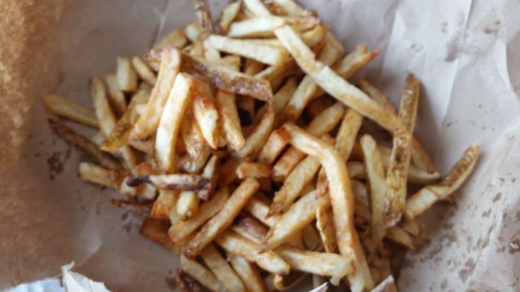 Five Guys | 1803 Village West Pkwy, Kansas City, KS 66111, USA | Phone: (913) 334-4700