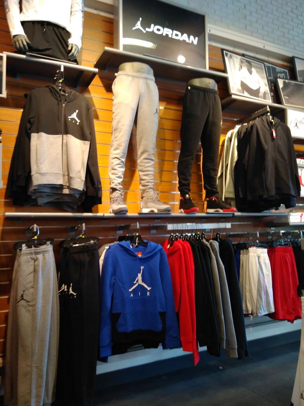 Champs Sports | 10975 Sage Park Dr, Las Vegas, NV 89135, USA | Phone: (702) 256-3002