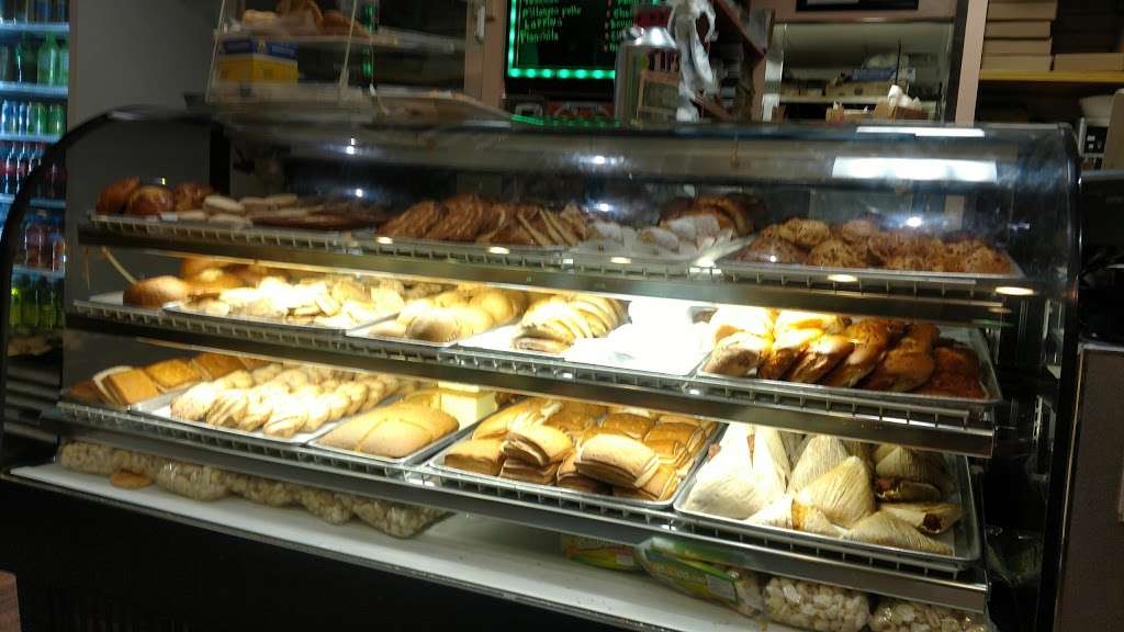 Pan American Bakery | 4113 Columbia Pike, Arlington, VA 22204, USA | Phone: (703) 271-1113