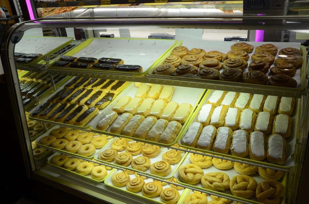 Donut Den | 3043 Theodore St, Joliet, IL 60435, USA | Phone: (815) 267-3810