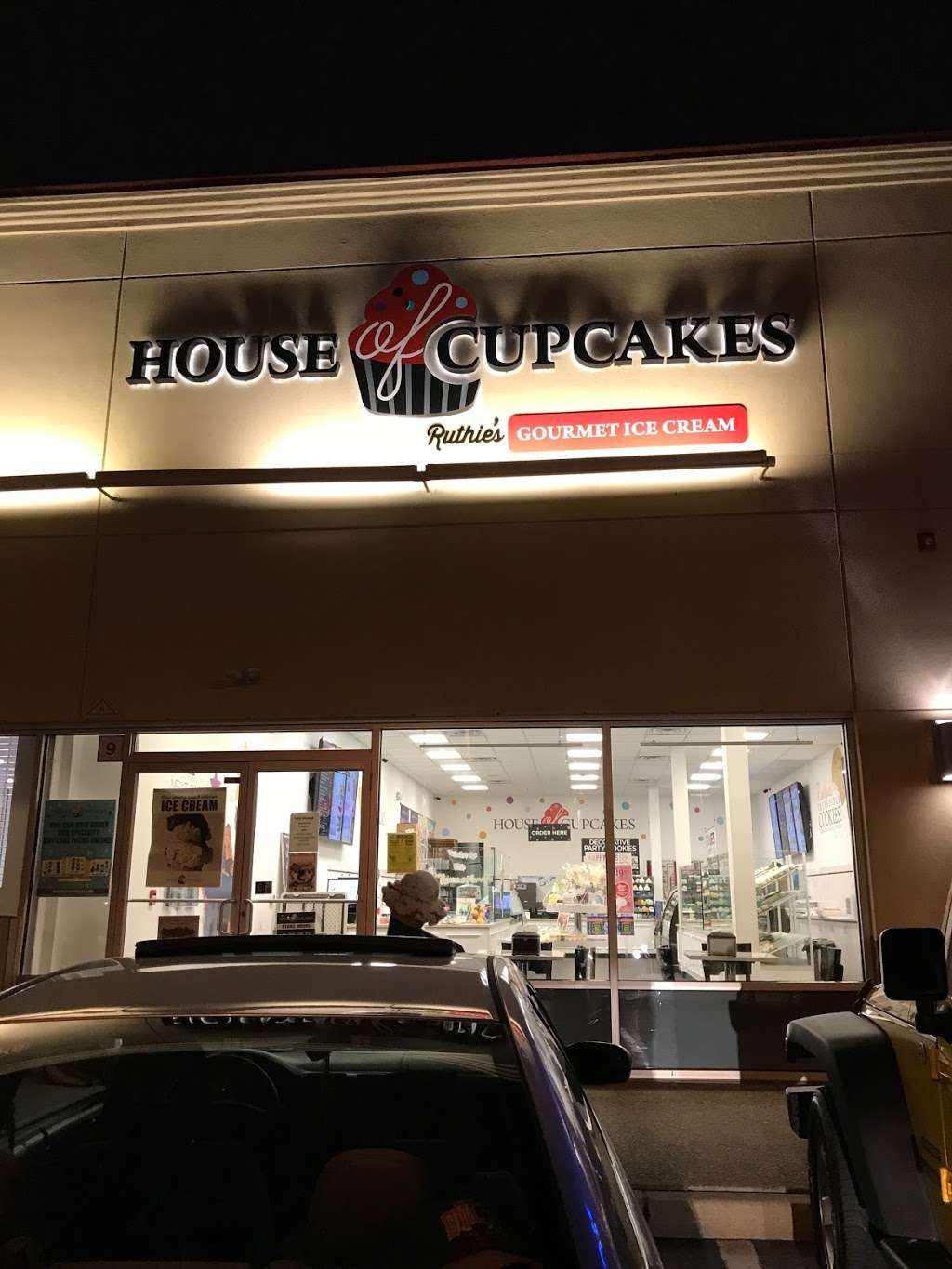 House of Cupcakes | 700 NJ-3 #9, Clifton, NJ 07012, USA | Phone: (862) 225-9536