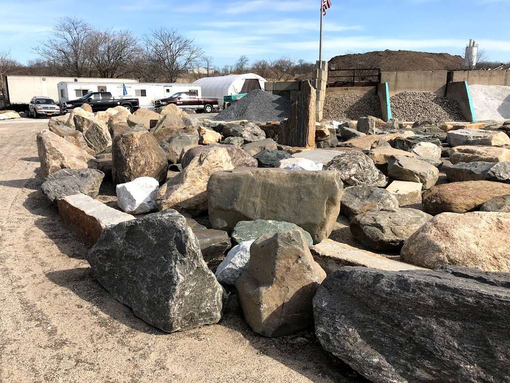 Boulders Rock Long Island, Retaining Walls Suffolk Nassau NY | 2 Old Northport Rd, Kings Park, NY 11754 | Phone: (631) 544-1038