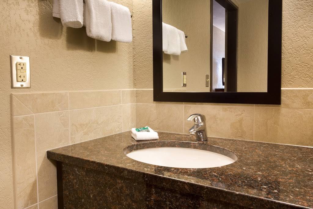 Drury Inn & Suites Austin North | 6711 N Interstate Hwy 35 North, Austin, TX 78752, USA | Phone: (512) 467-9500