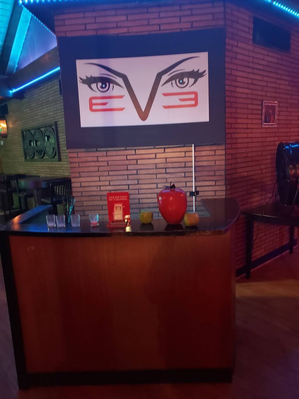 Eve Lounge | 6222 W Fond Du Lac Ave, Milwaukee, WI 53218, USA | Phone: (414) 687-5057