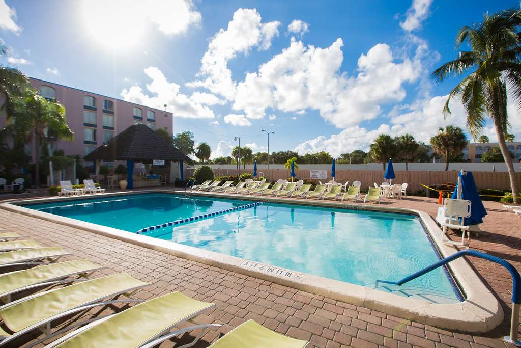 Plaza Hotel Fort Lauderdale | 5100 FL-7, Fort Lauderdale, FL 33319 | Phone: (954) 739-4000